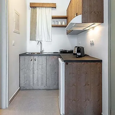 Alisea Lägenhetshotell 3*
